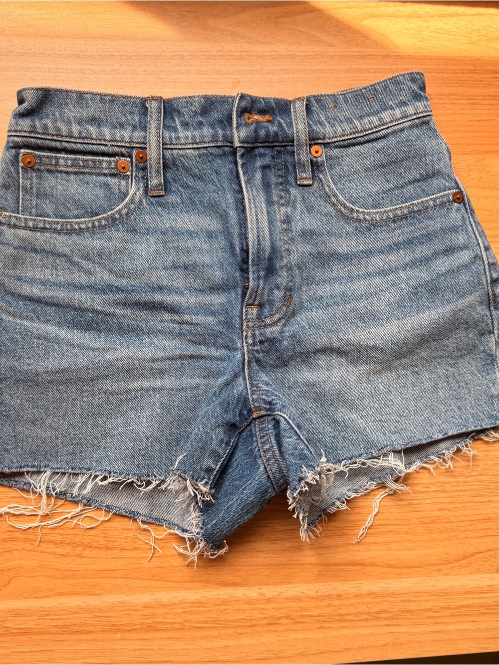Madewell - the perfect Jean short - size 24